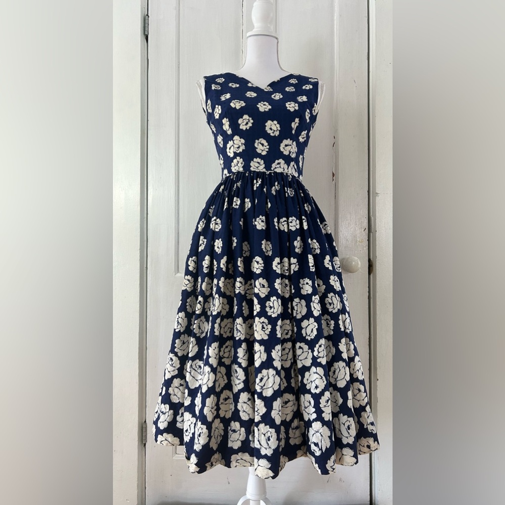 1950’s Monterey Models Navy Dress with White Roses and Button Back size XS VGUC